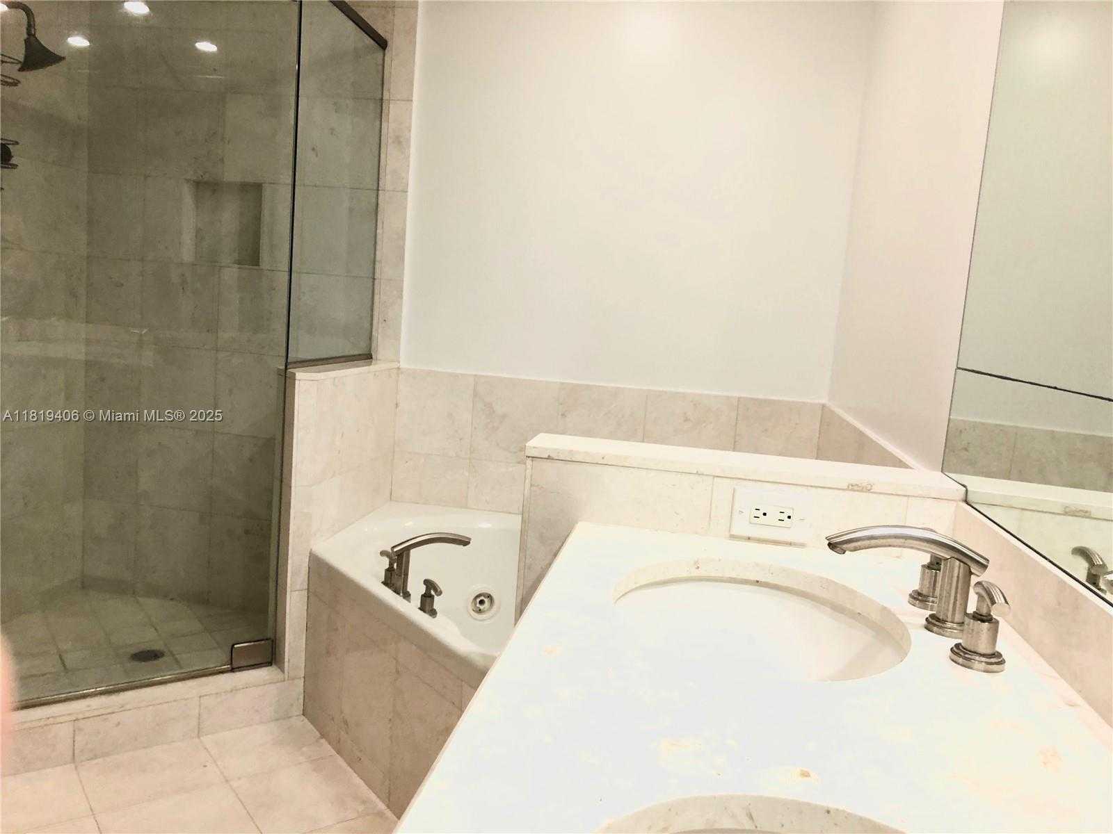 Small Image of 901 BRICKELL KEY BL #205, Miami Number 20