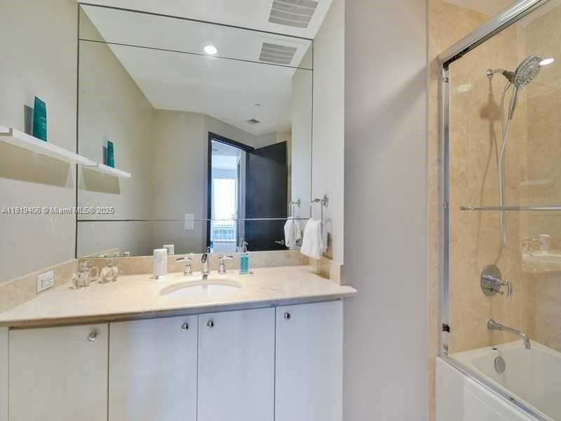 Small Image of 901 BRICKELL KEY BL #205, Miami Number 6