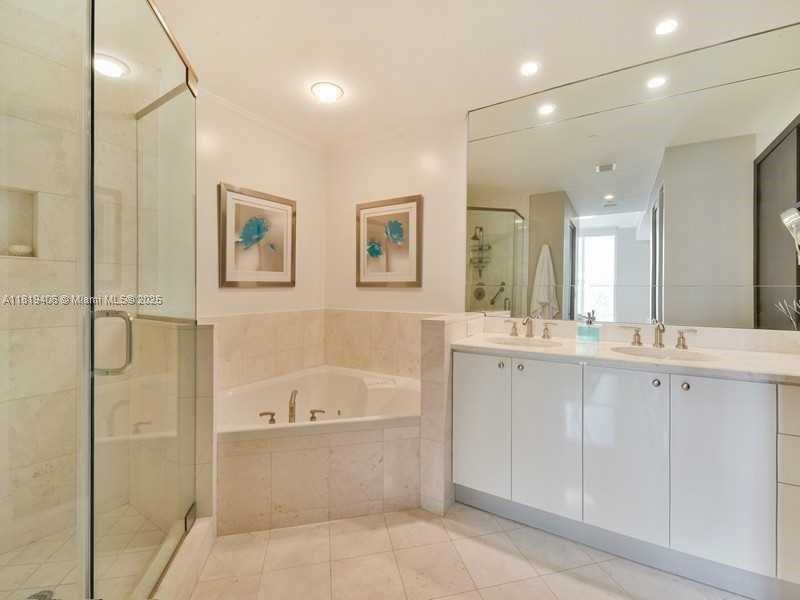 Small Image of 901 BRICKELL KEY BL #205, Miami Number 8