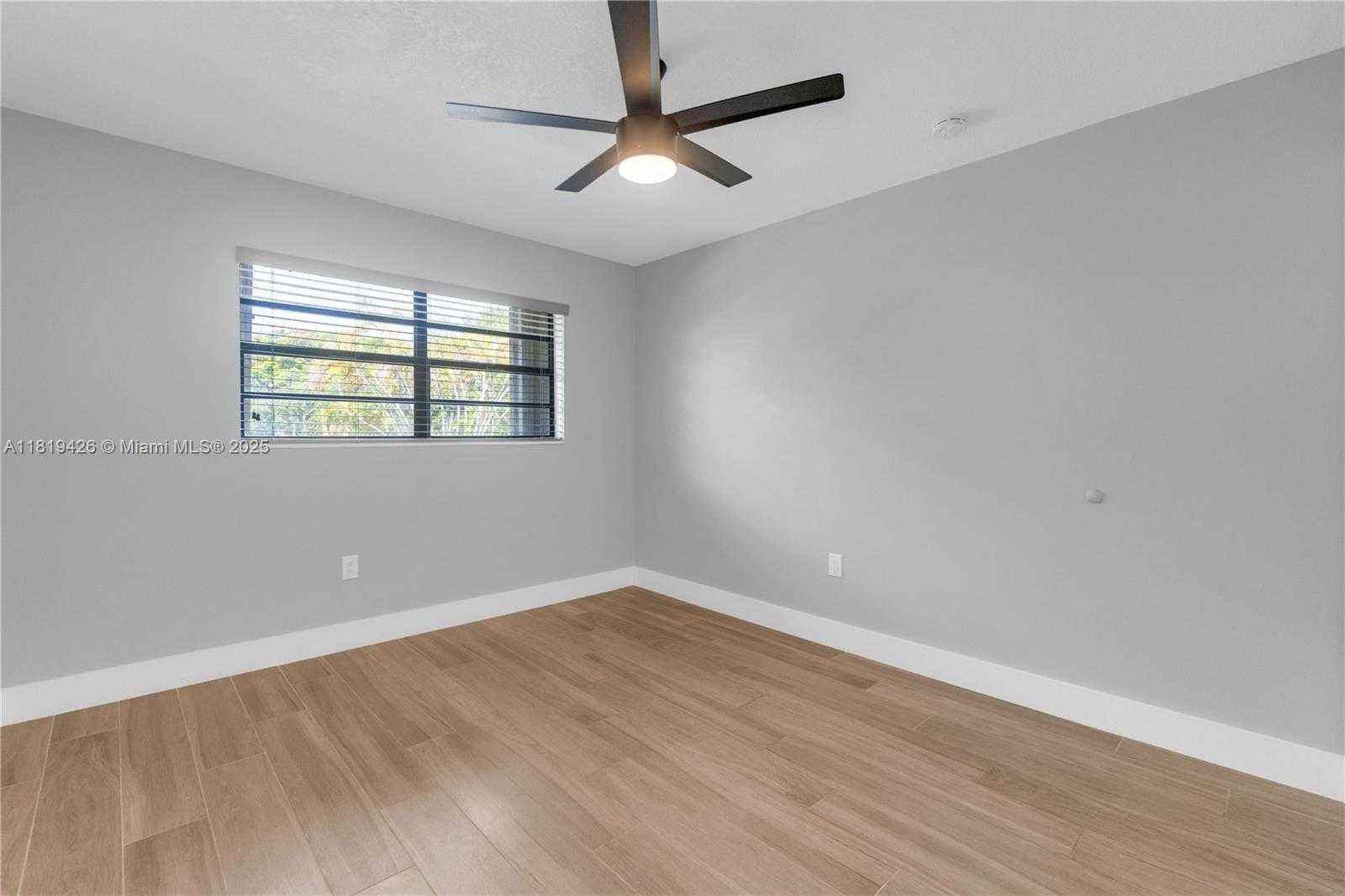 Small Image of 9099 SOUTH WEST 133RD CT #E, Miami Number 25
