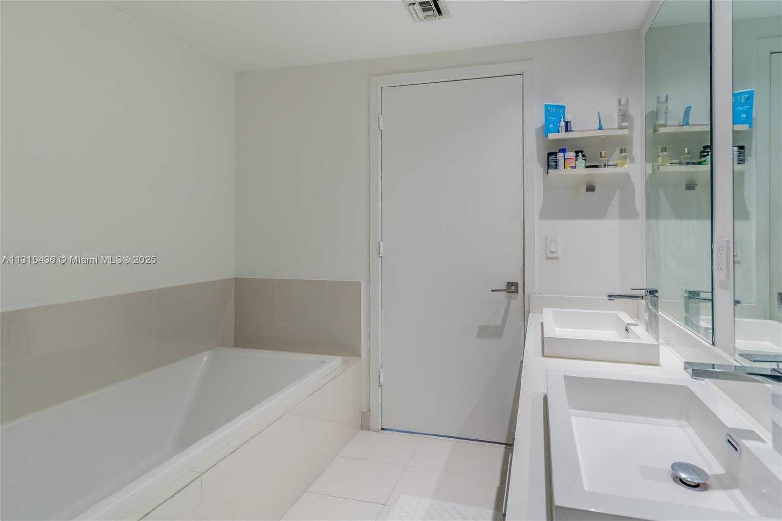 Small Image of 55 SOUTH WEST 9TH ST #2503, Miami Number 12