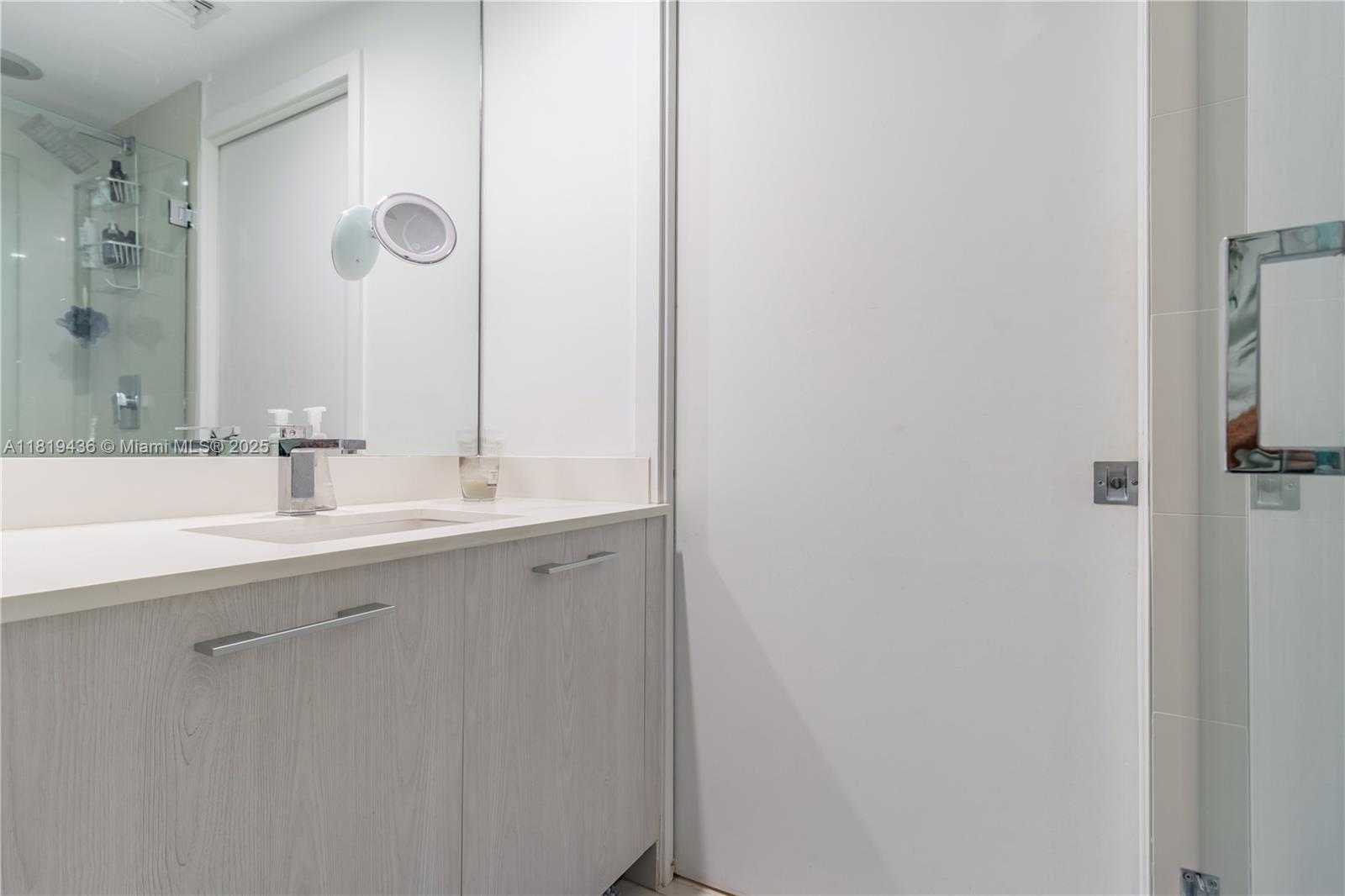 Small Image of 55 SOUTH WEST 9TH ST #2503, Miami Number 14