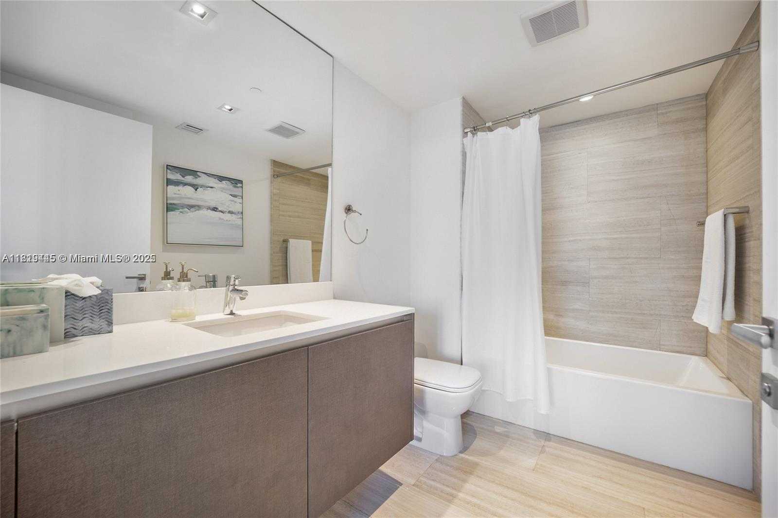 Small Image of 1451 BRICKELL AVE #1003, Miami Number 12
