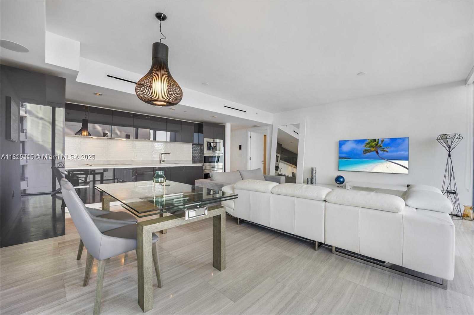Small Image of 1451 BRICKELL AVE #1003, Miami Number 4