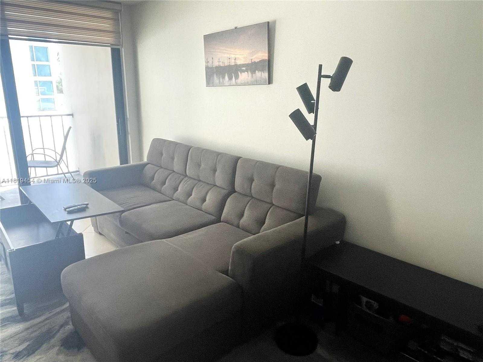 Small Image of 2625 COLLINS AVE #312, Miami Beach Number 10