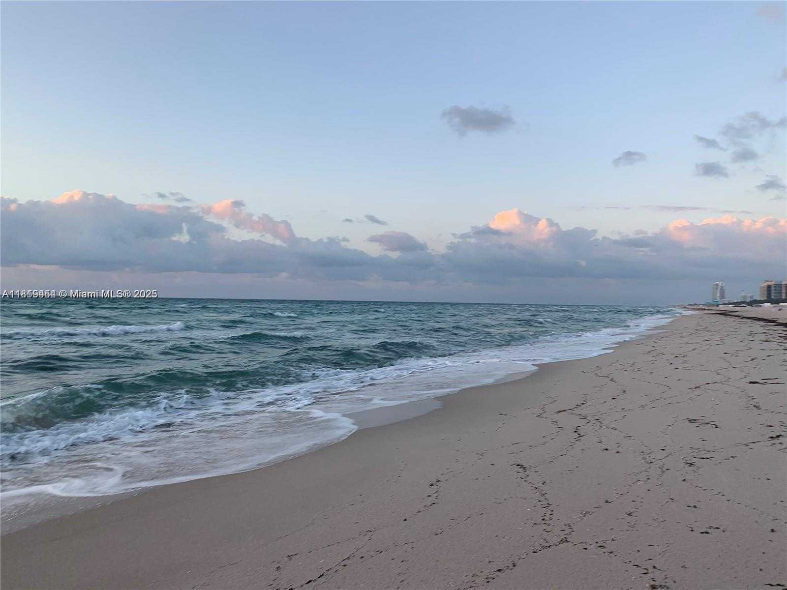 Small Image of 2625 COLLINS AVE #312, Miami Beach Number 2