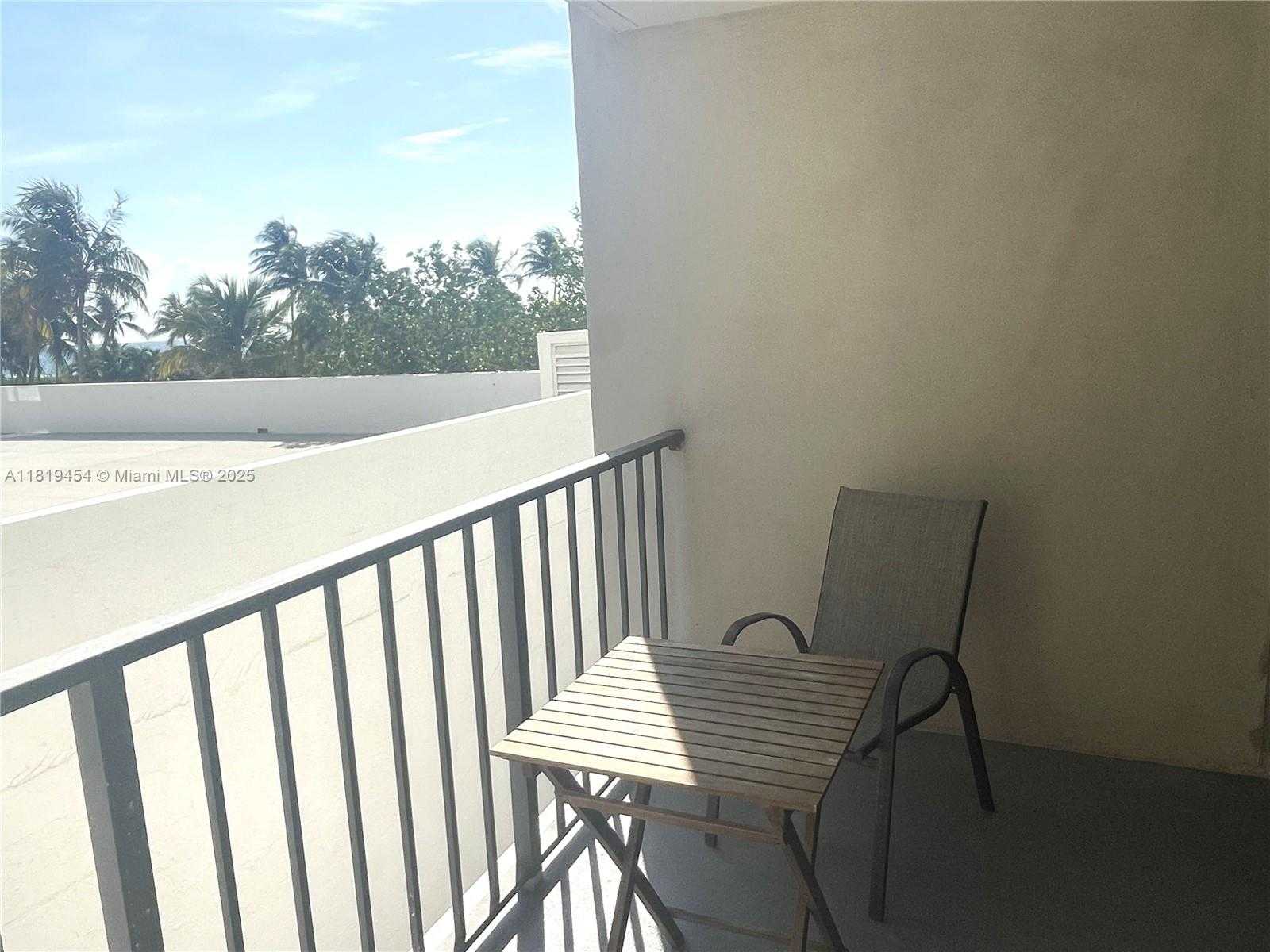 Small Image of 2625 COLLINS AVE #312, Miami Beach Number 6