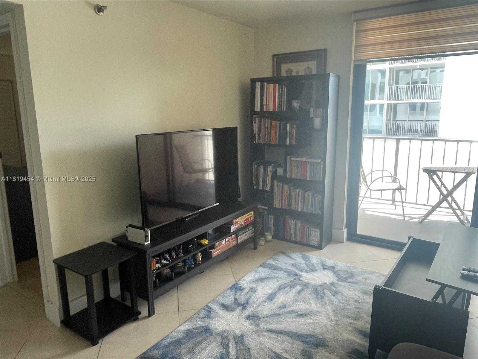 Small Image of 2625 COLLINS AVE #312, Miami Beach Number 9