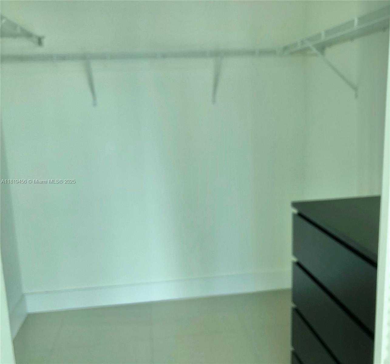 Small Image of 950 BRICKELL BAY DR #1701, Miami Number 10