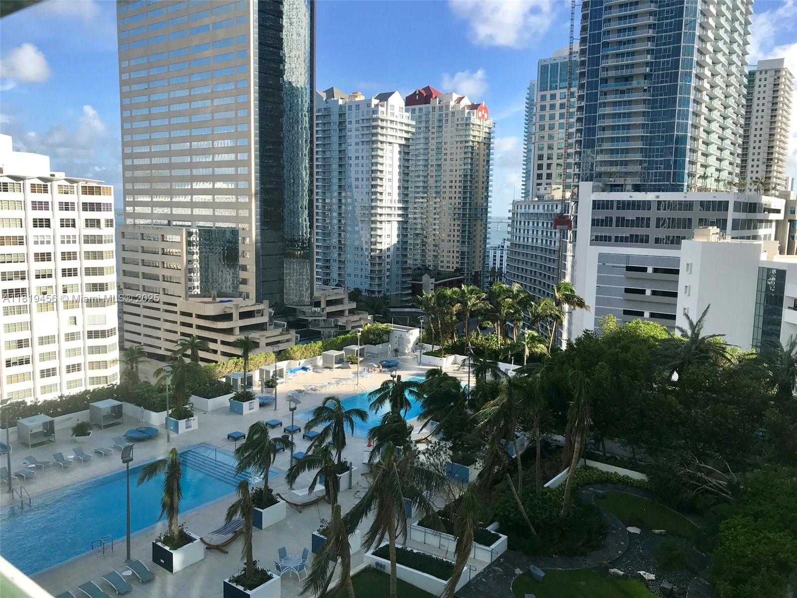 Small Image of 950 BRICKELL BAY DR #1701, Miami Number 11