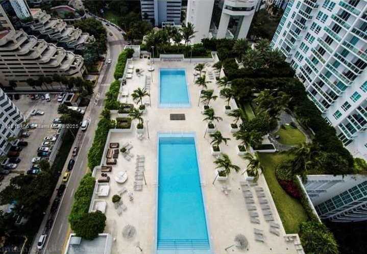 Small Image of 950 BRICKELL BAY DR #1701, Miami Number 13