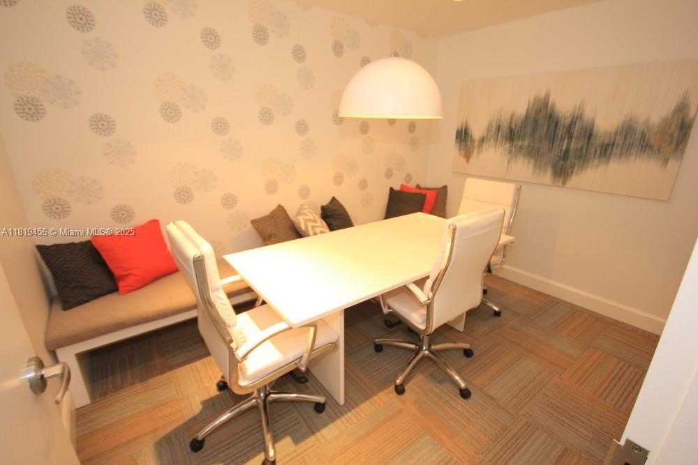 Small Image of 950 BRICKELL BAY DR #1701, Miami Number 19