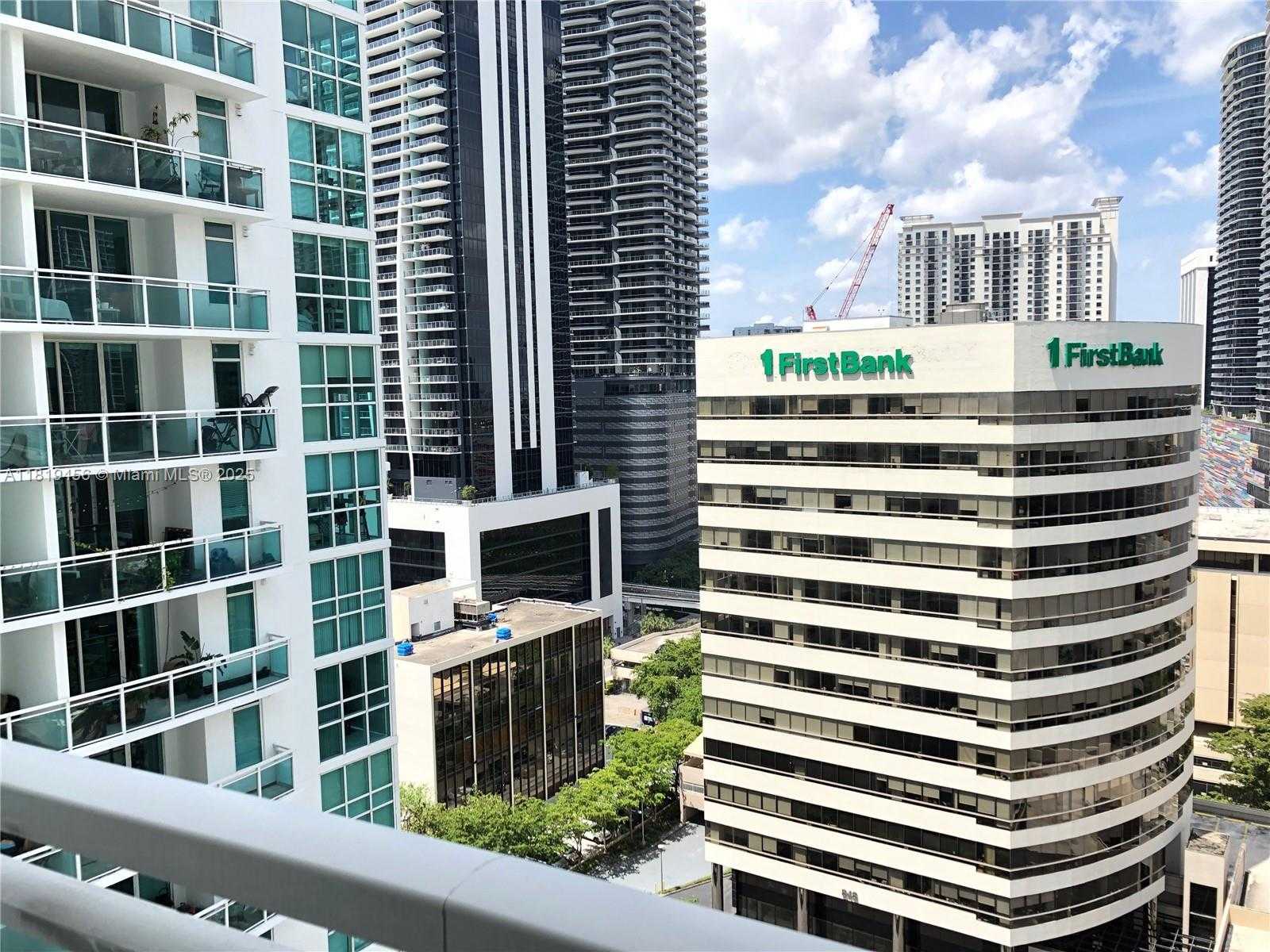 Small Image of 950 BRICKELL BAY DR #1701, Miami Number 8