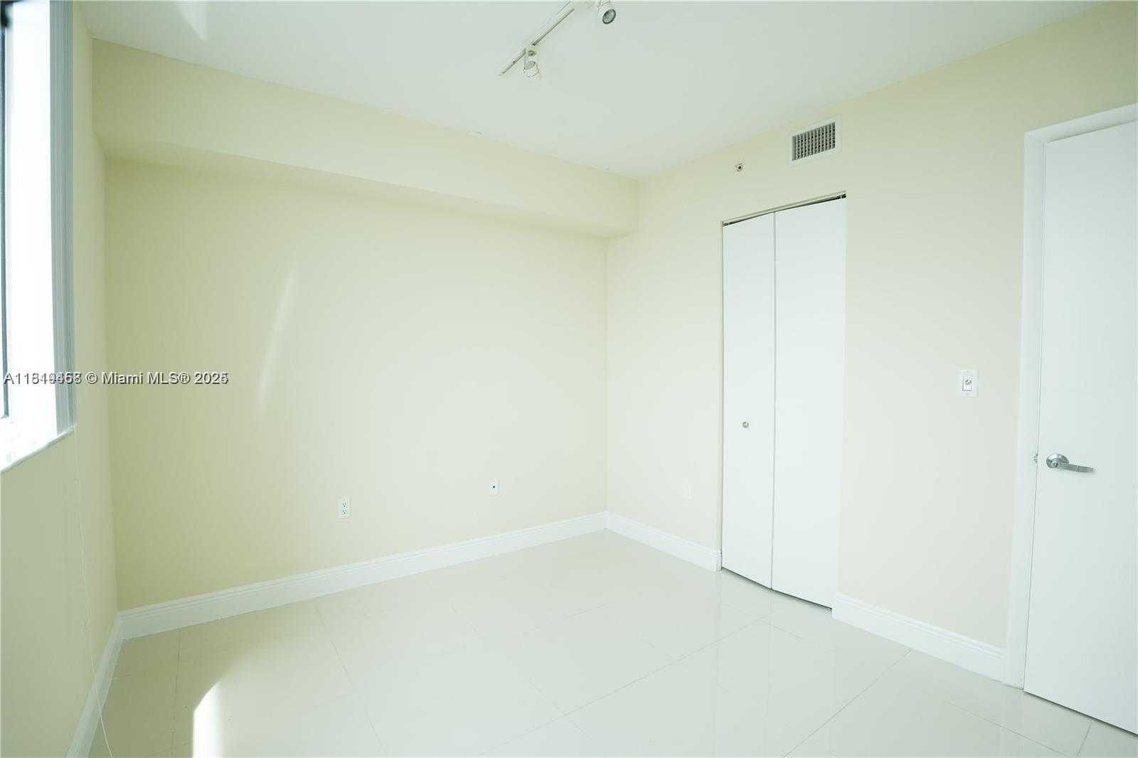 Small Image of 1861 NORTH WEST S RIVER DR #2503, Miami Number 7
