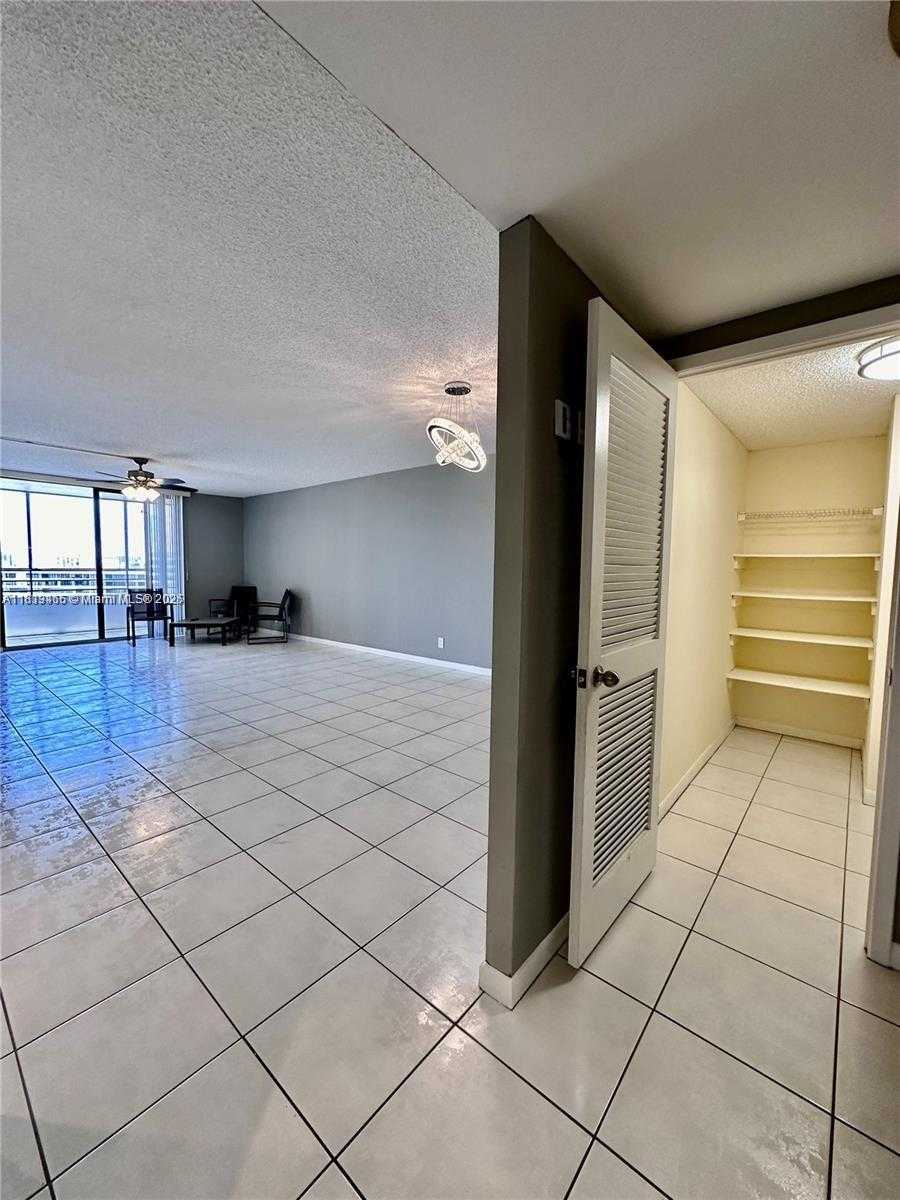 Small Image of 2500 PARKVIEW DR #1215, Hallandale Beach Number 12