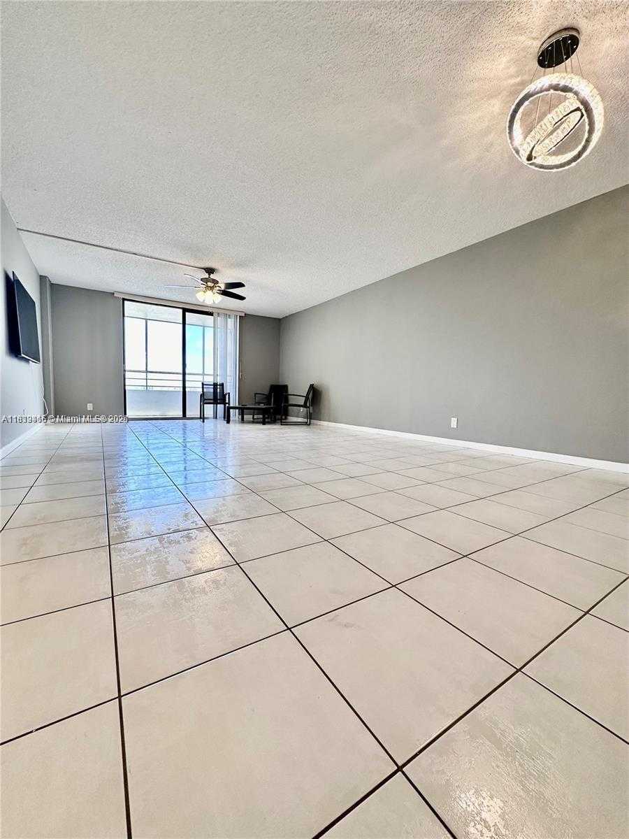 Small Image of 2500 PARKVIEW DR #1215, Hallandale Beach Number 13