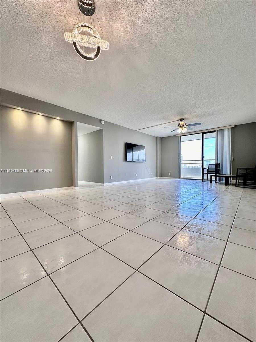 Small Image of 2500 PARKVIEW DR #1215, Hallandale Beach Number 14