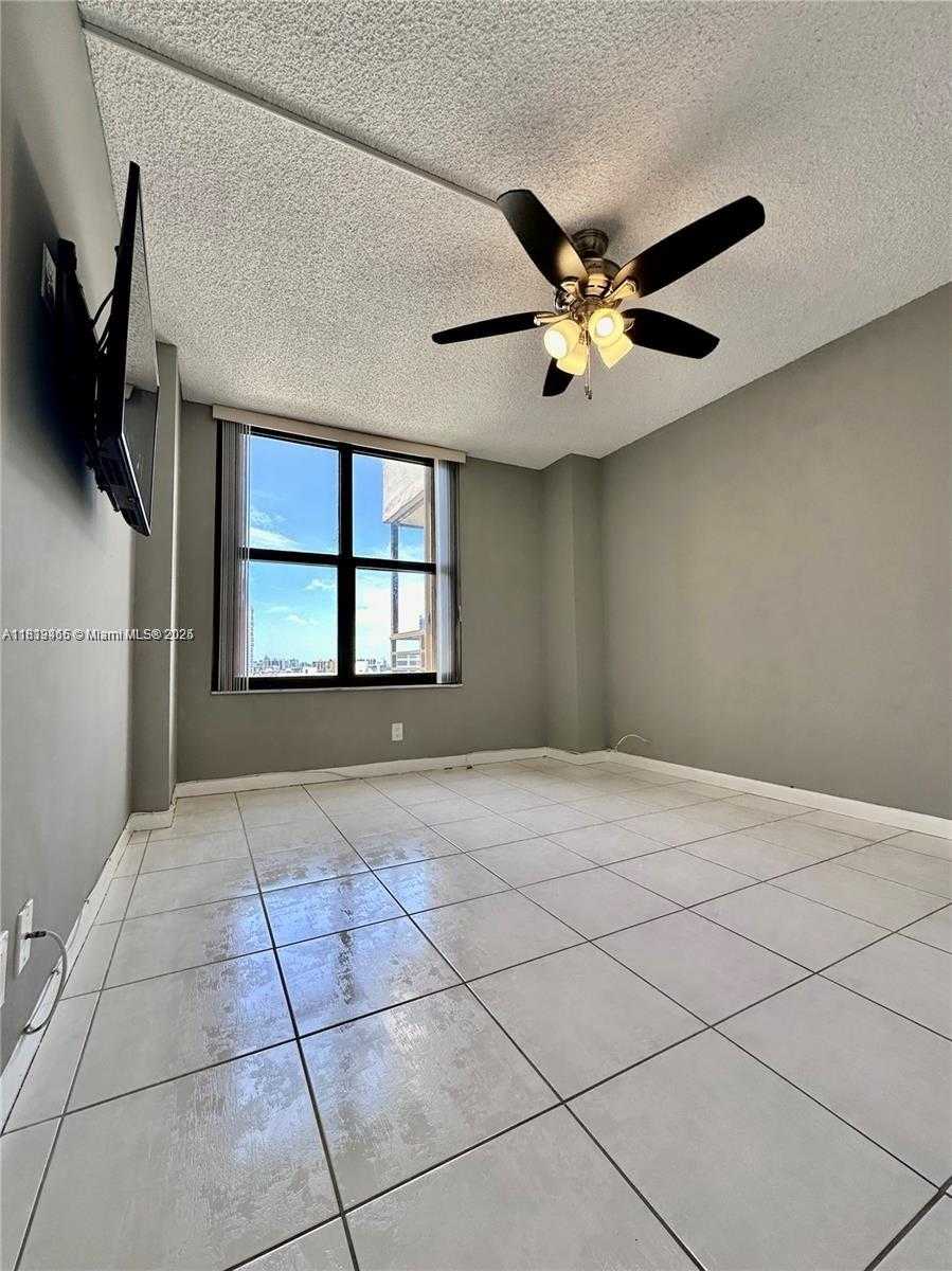 Small Image of 2500 PARKVIEW DR #1215, Hallandale Beach Number 17