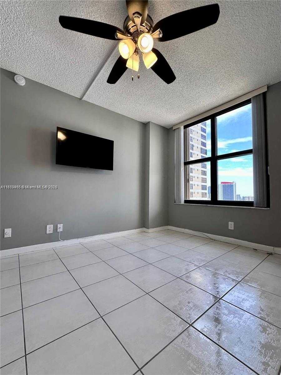 Small Image of 2500 PARKVIEW DR #1215, Hallandale Beach Number 18