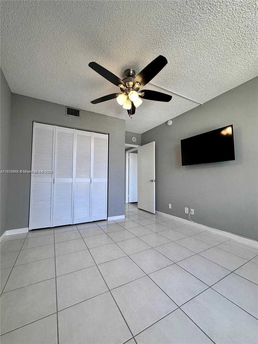 Small Image of 2500 PARKVIEW DR #1215, Hallandale Beach Number 19