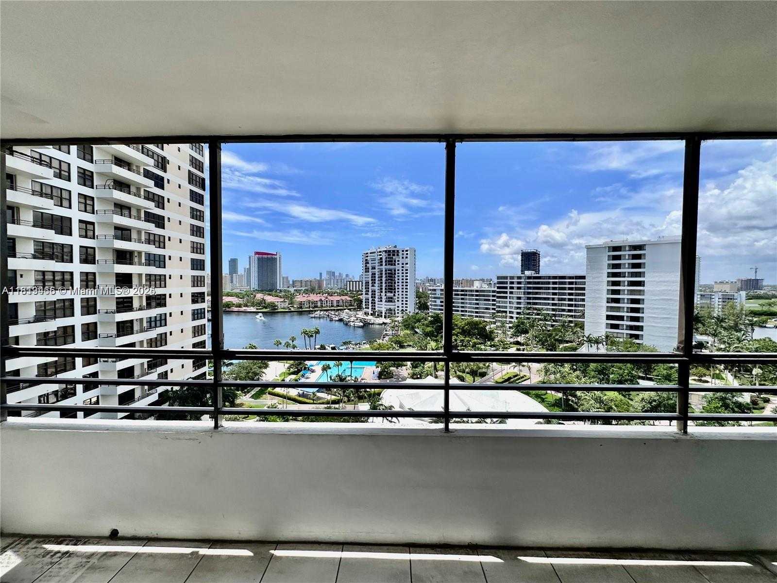 Small Image of 2500 PARKVIEW DR #1215, Hallandale Beach Number 2