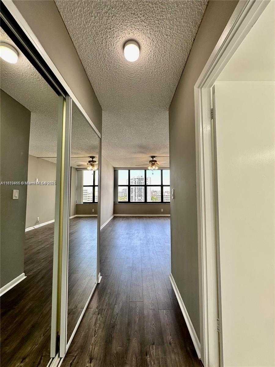 Small Image of 2500 PARKVIEW DR #1215, Hallandale Beach Number 7