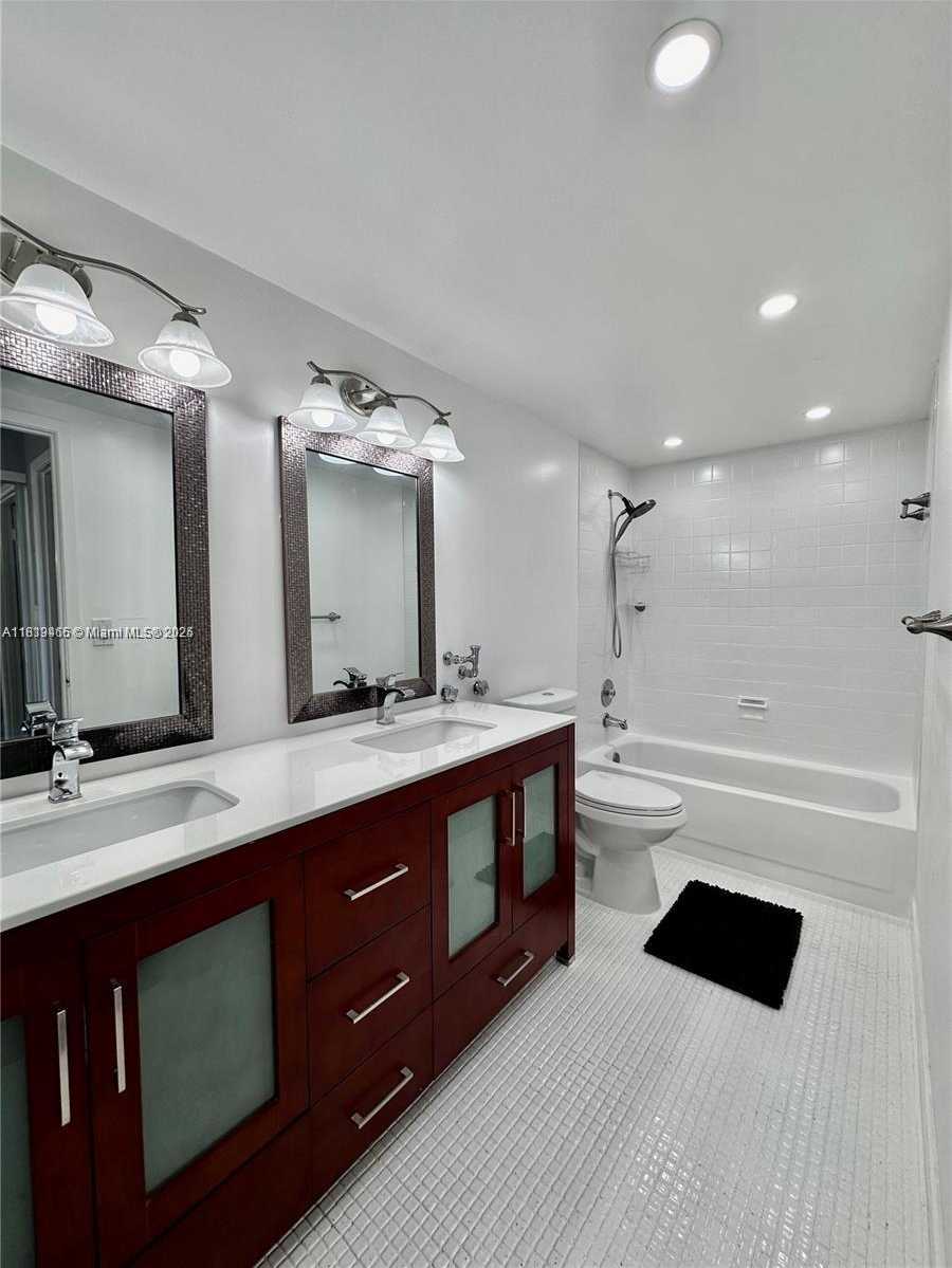 Small Image of 2500 PARKVIEW DR #1215, Hallandale Beach Number 8