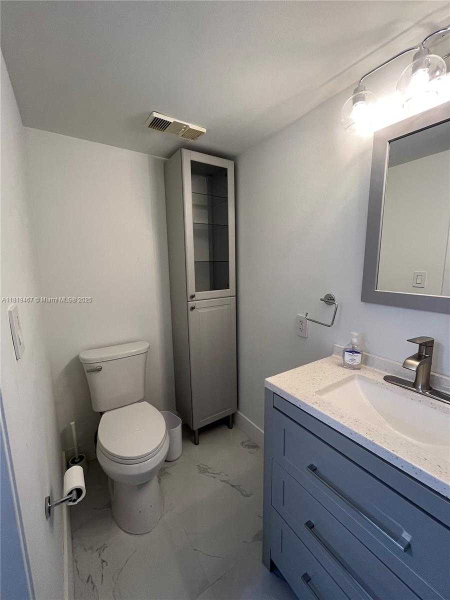 Small Image of 540 BRICKELL KEY DR #301, Miami Number 15