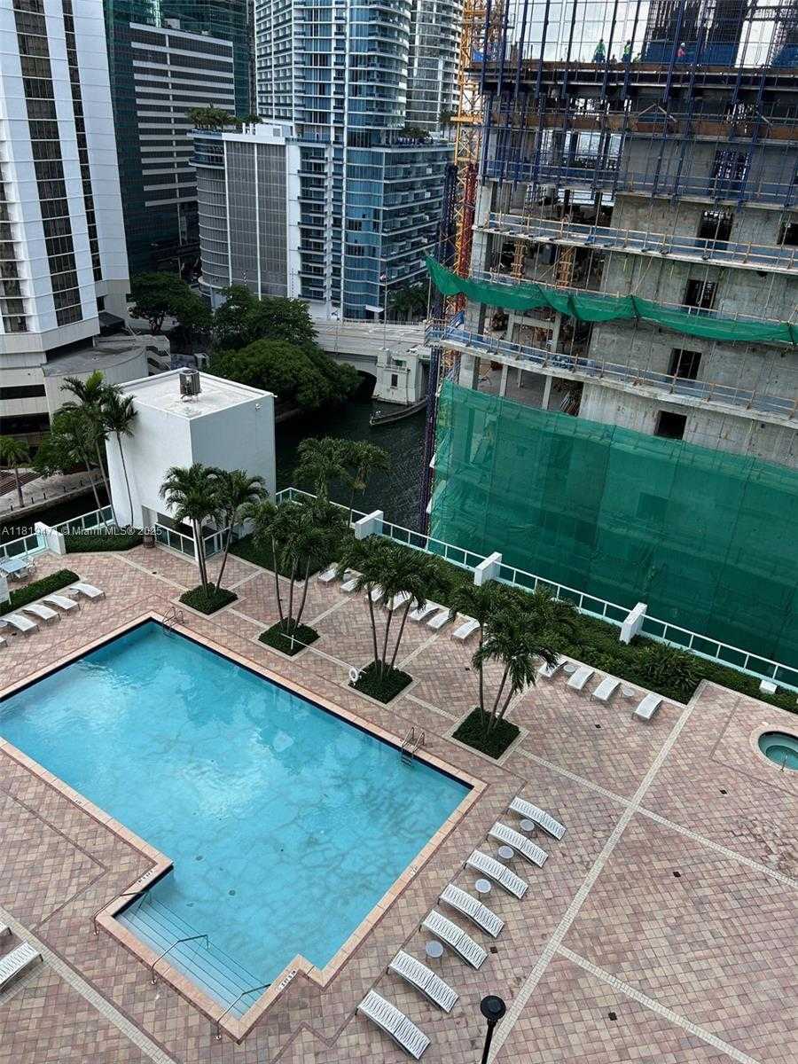 Small Image of 31 SOUTH EAST 5TH ST #2008, Miami Number 33