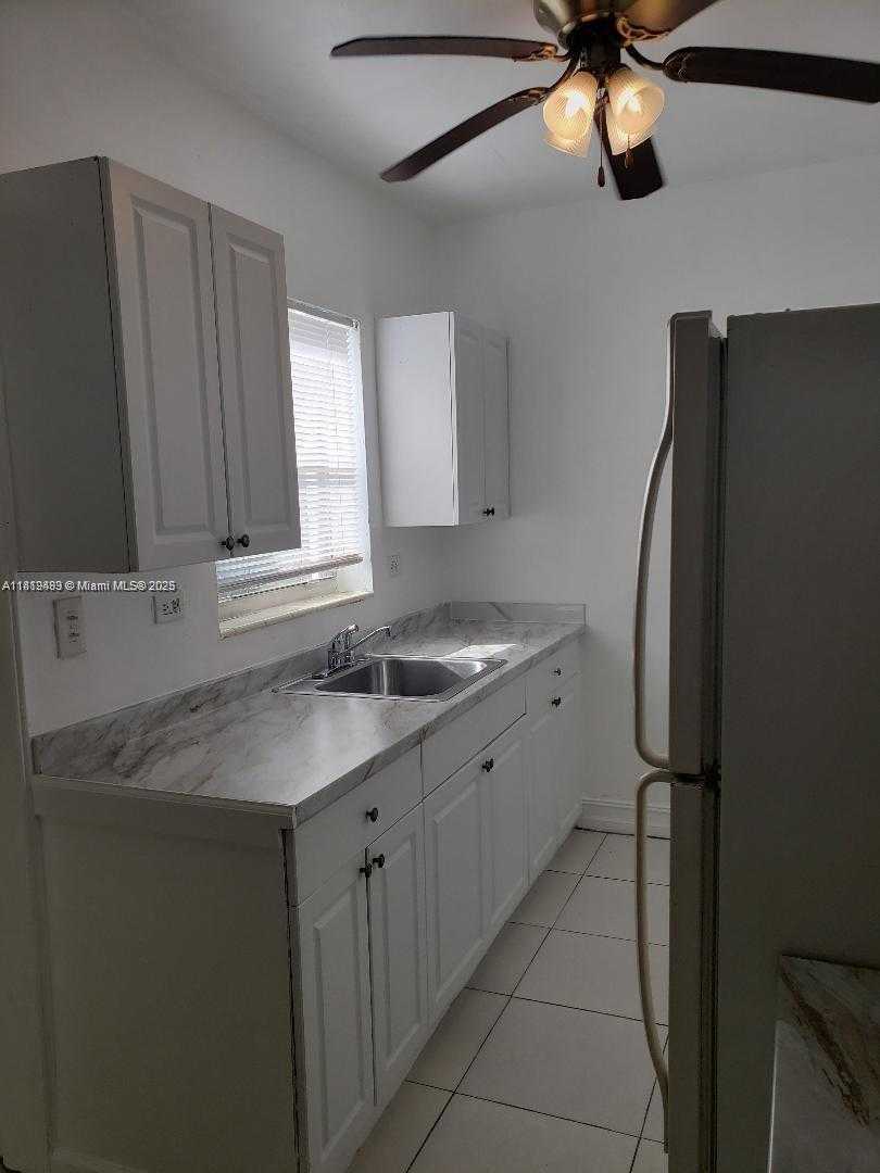 Small Image of 2149 NORTH EAST 179TH ST #HOUSE, North Miami Beach Number 10