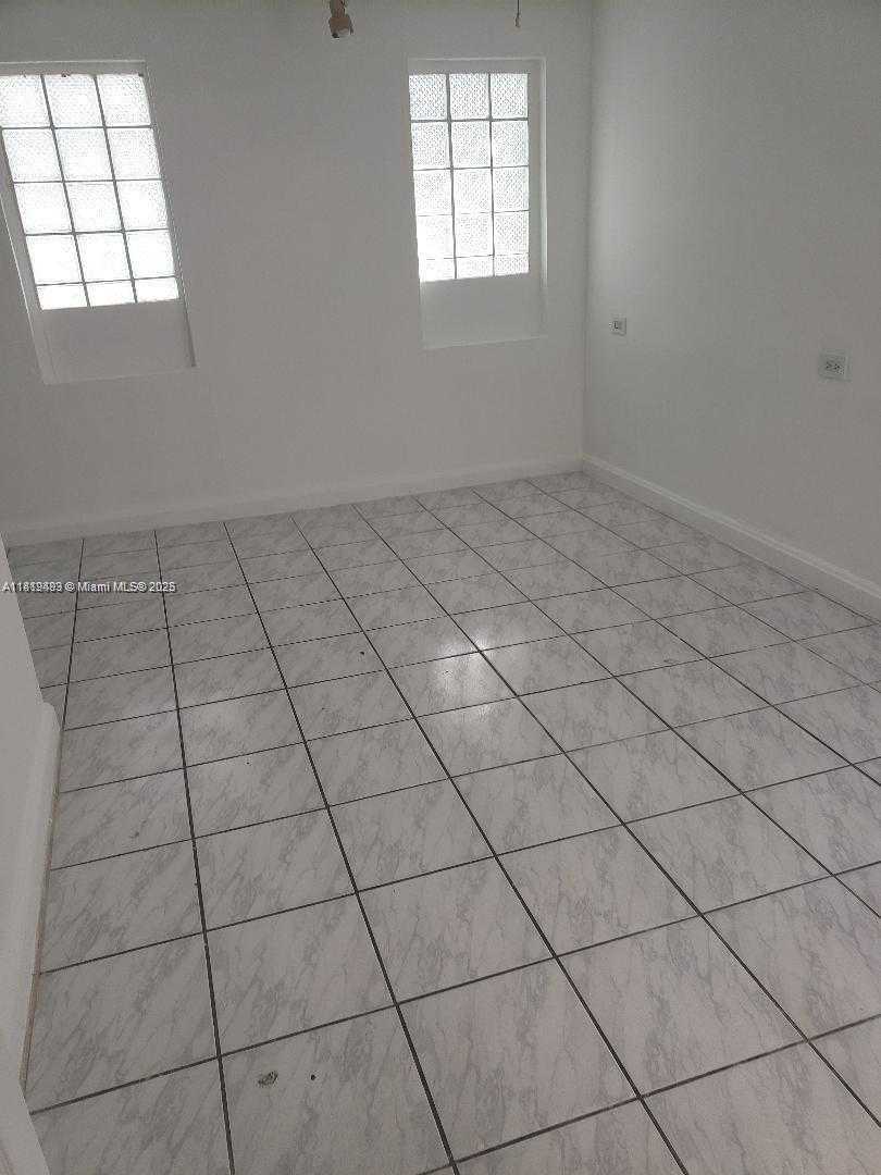 Small Image of 2149 NORTH EAST 179TH ST #HOUSE, North Miami Beach Number 11