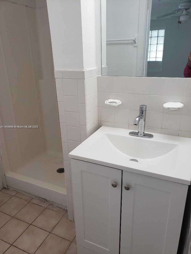Small Image of 2149 NORTH EAST 179TH ST #HOUSE, North Miami Beach Number 12