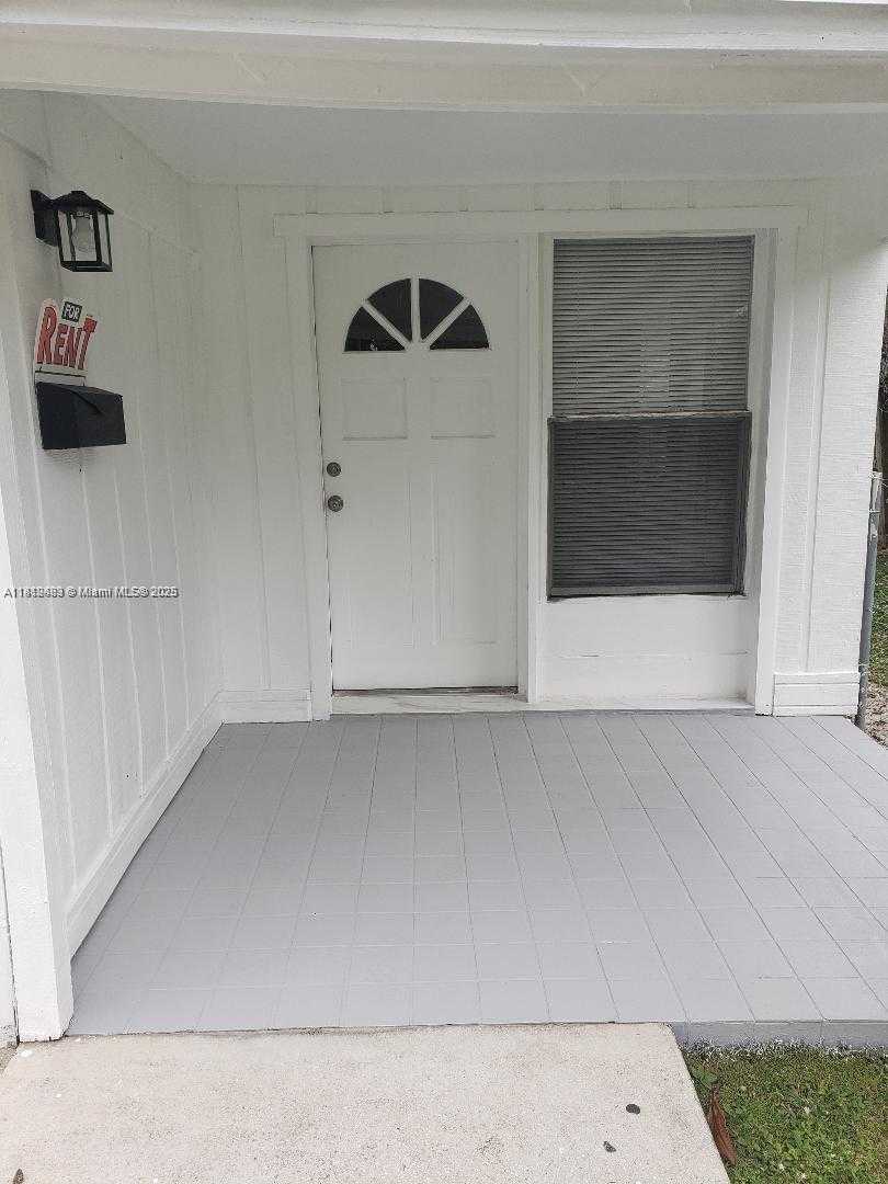 Small Image of 2149 NORTH EAST 179TH ST #HOUSE, North Miami Beach Number 3