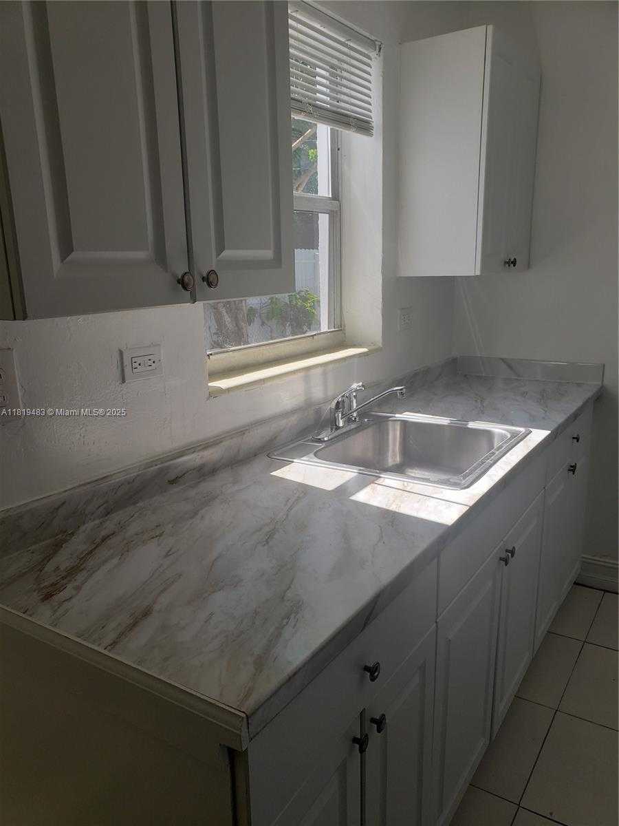Small Image of 2149 NORTH EAST 179TH ST #HOUSE, North Miami Beach Number 9