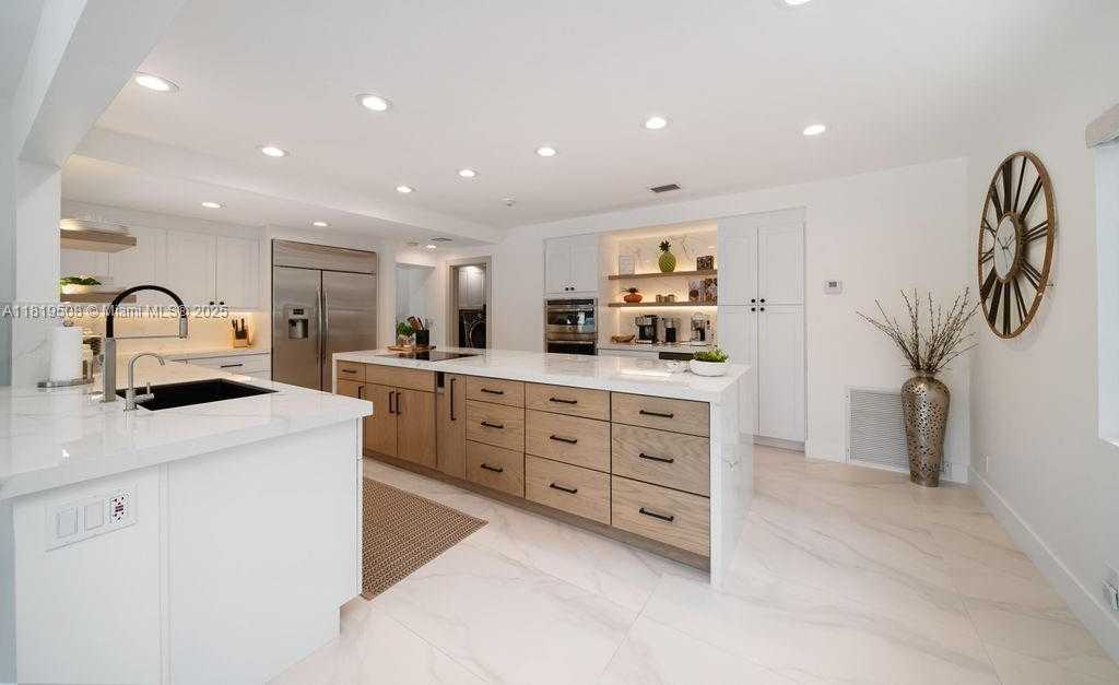 Small Image of 1611 SOUTH EAST 8TH ST, Fort Lauderdale Number 12