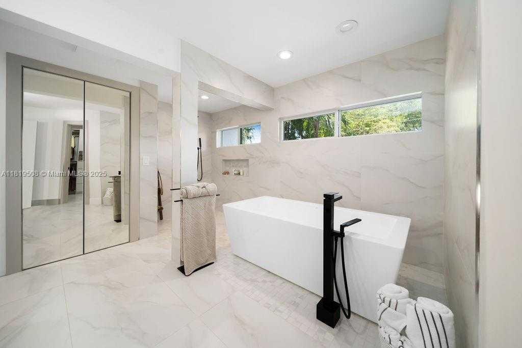 Small Image of 1611 SOUTH EAST 8TH ST, Fort Lauderdale Number 22