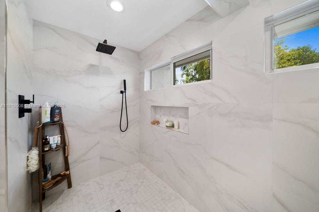 Small Image of 1611 SOUTH EAST 8TH ST, Fort Lauderdale Number 23