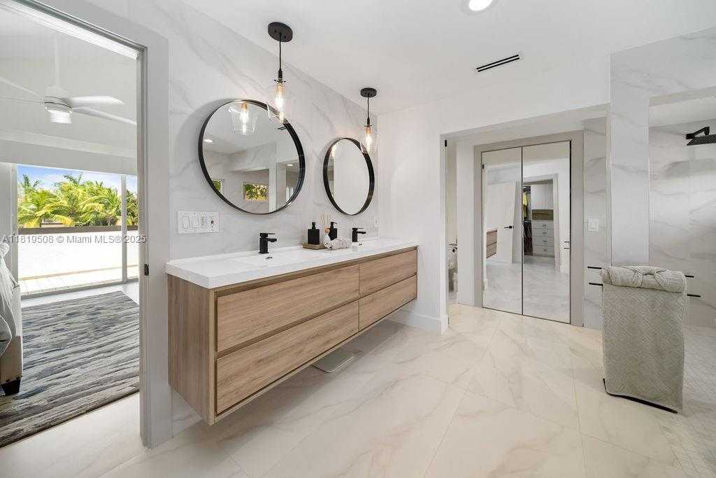 Small Image of 1611 SOUTH EAST 8TH ST, Fort Lauderdale Number 24