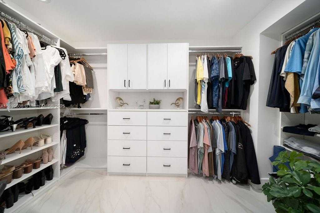 Small Image of 1611 SOUTH EAST 8TH ST, Fort Lauderdale Number 25