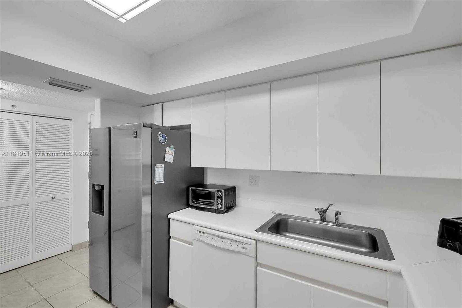 Small Image of 9455 COLLINS AVE #PH-10, Surfside Number 5