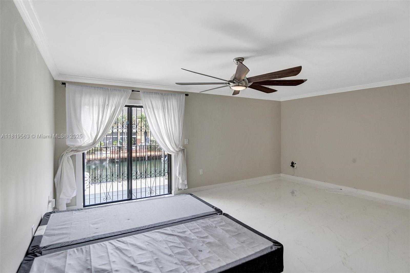 Small Image of North Miami Beach Number 27