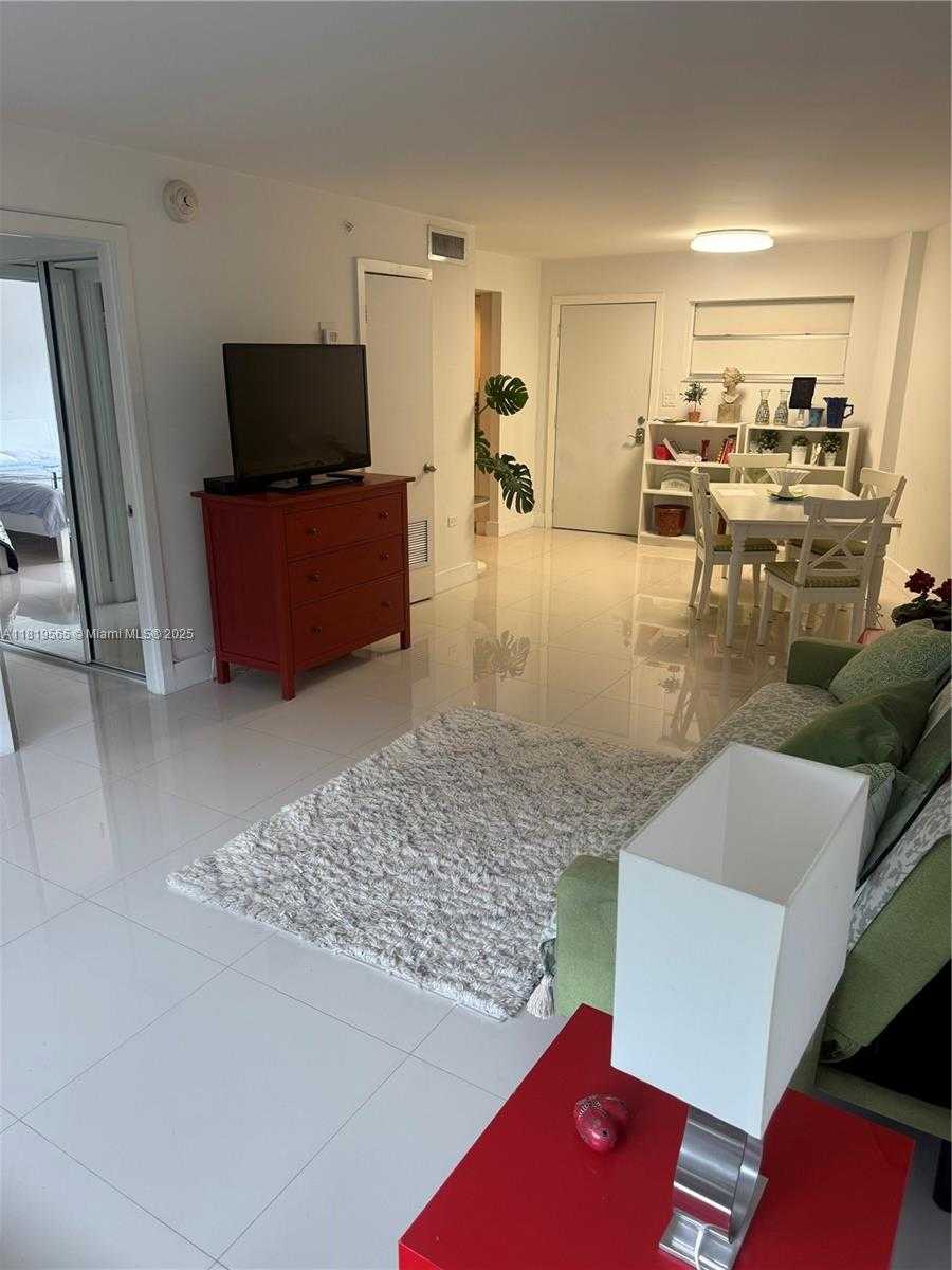 Small Image of 1881 WASHINGTON AVE #2E, Miami Beach Number 12