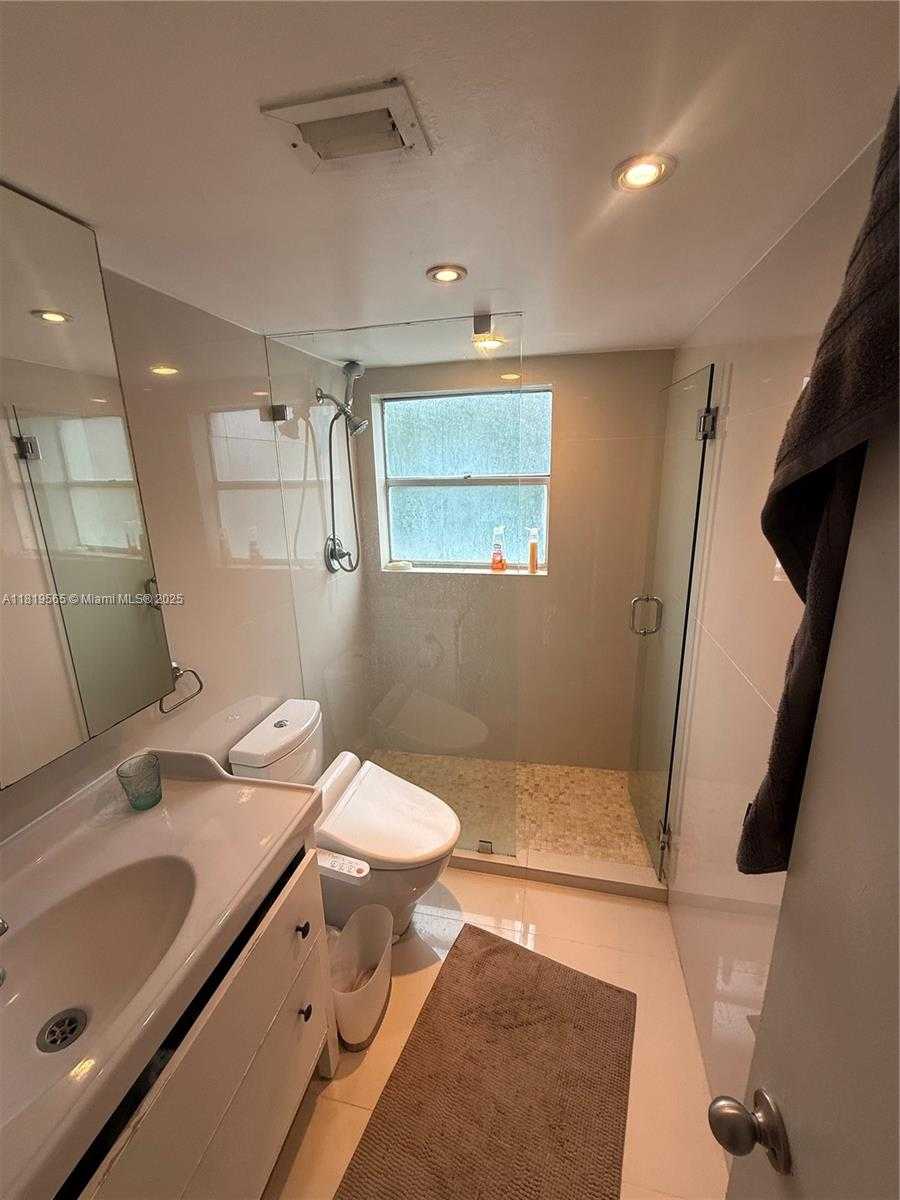 Small Image of 1881 WASHINGTON AVE #2E, Miami Beach Number 14