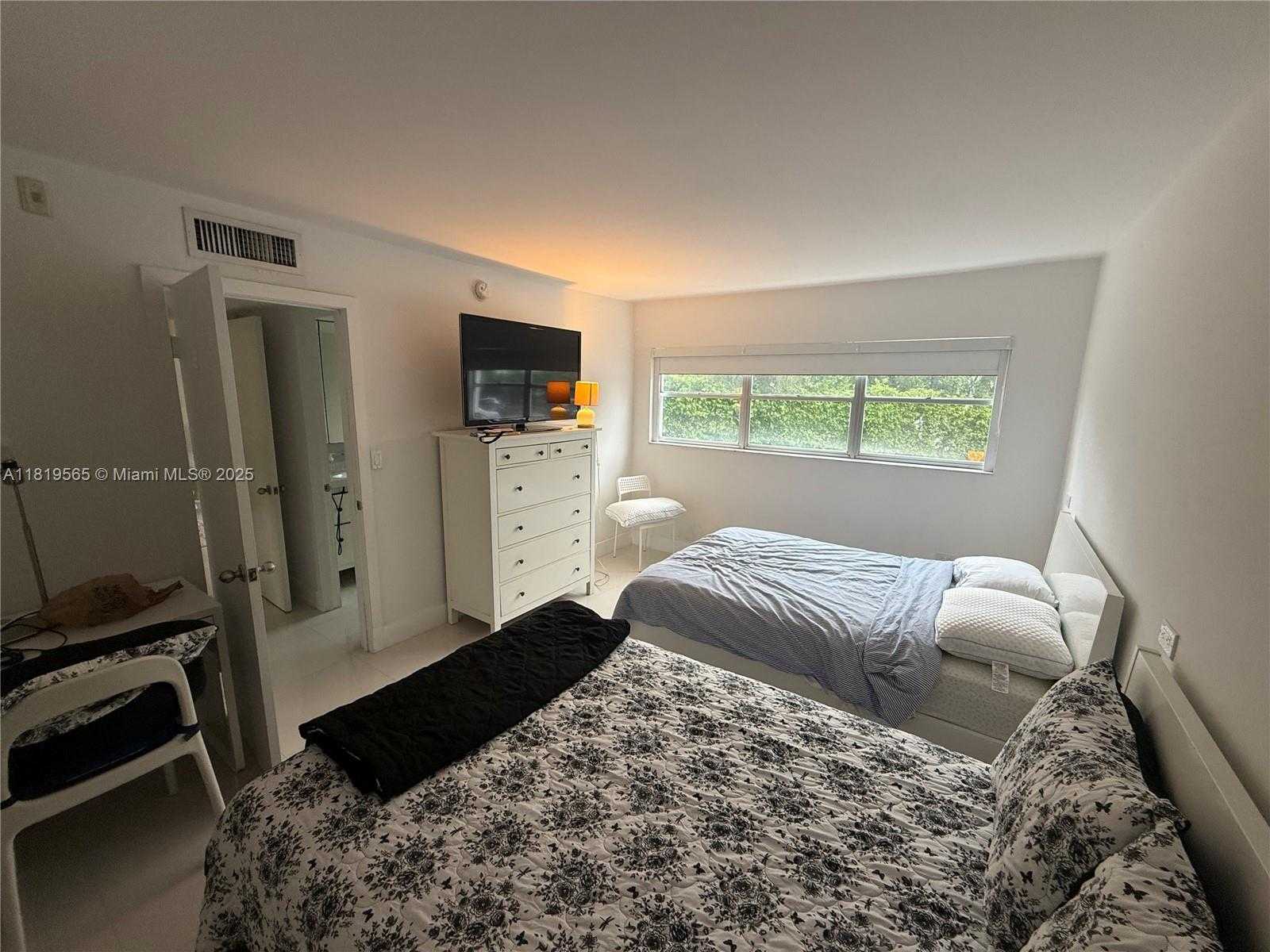 Small Image of 1881 WASHINGTON AVE #2E, Miami Beach Number 16