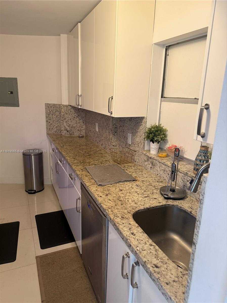 Small Image of 1881 WASHINGTON AVE #2E, Miami Beach Number 5