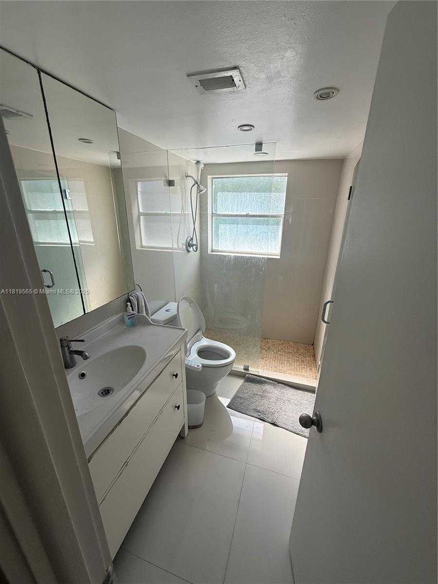 Small Image of 1881 WASHINGTON AVE #2E, Miami Beach Number 9