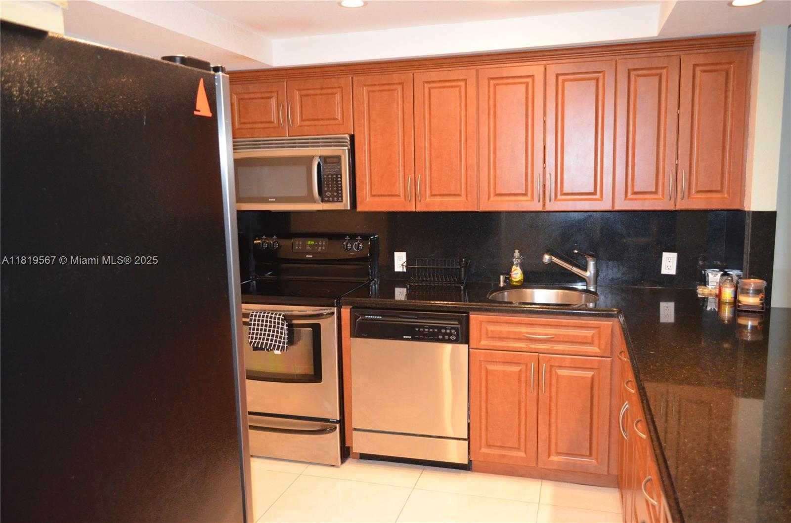 Small Image of 5701 COLLINS AVE #1506, Miami Beach Number 10