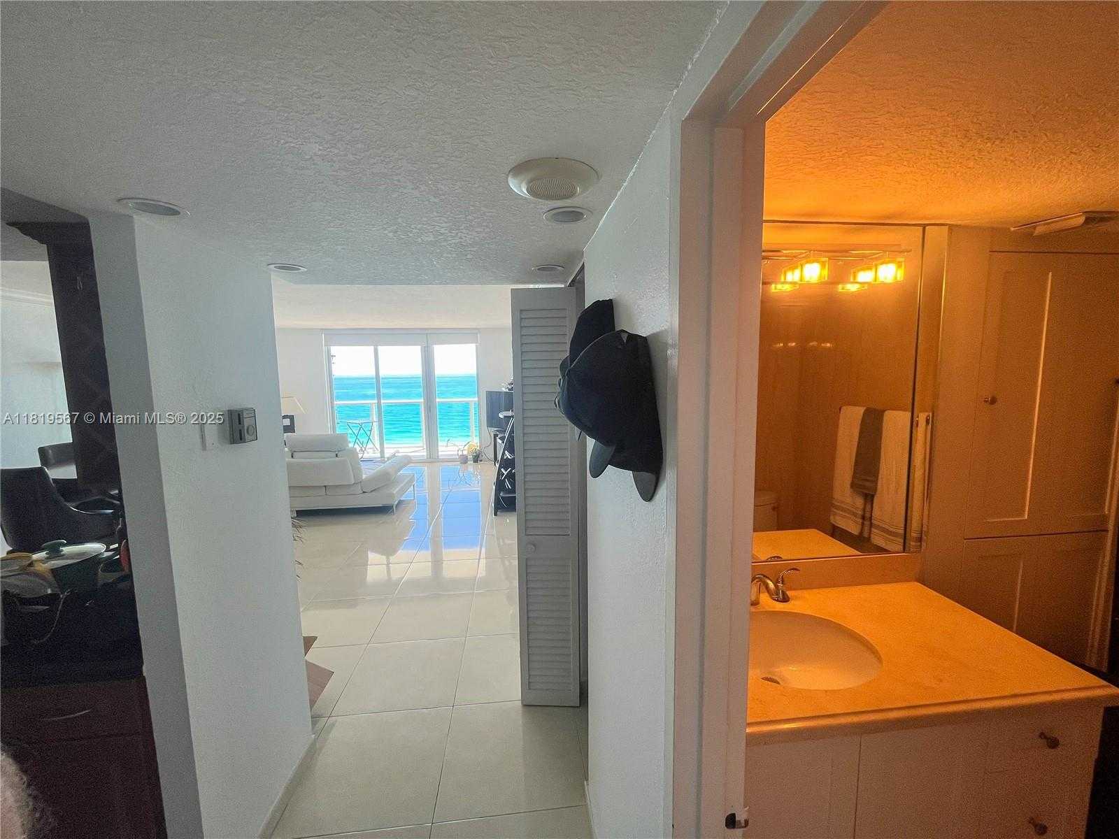 Small Image of 5701 COLLINS AVE #1506, Miami Beach Number 12