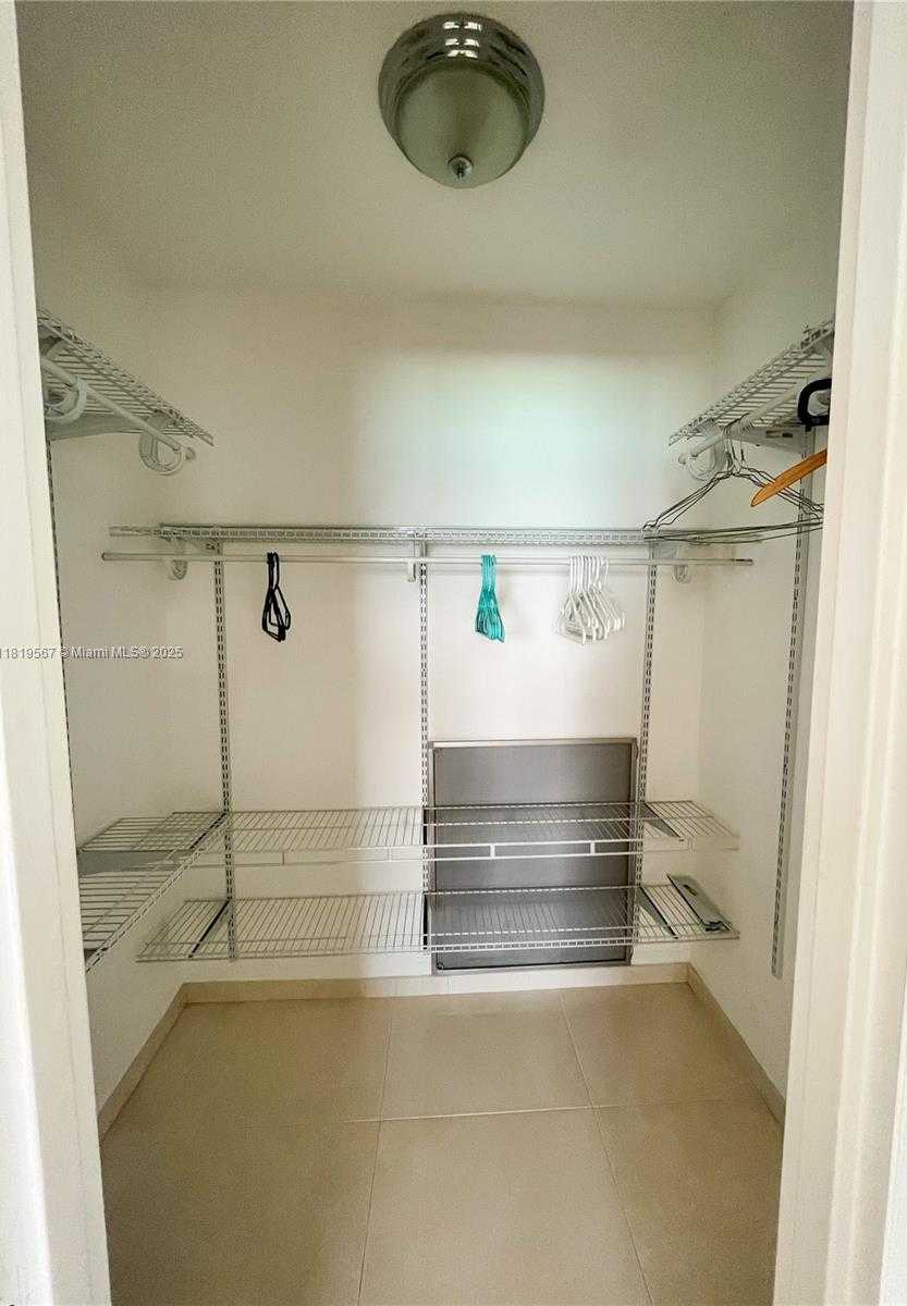 Small Image of 5701 COLLINS AVE #1506, Miami Beach Number 20