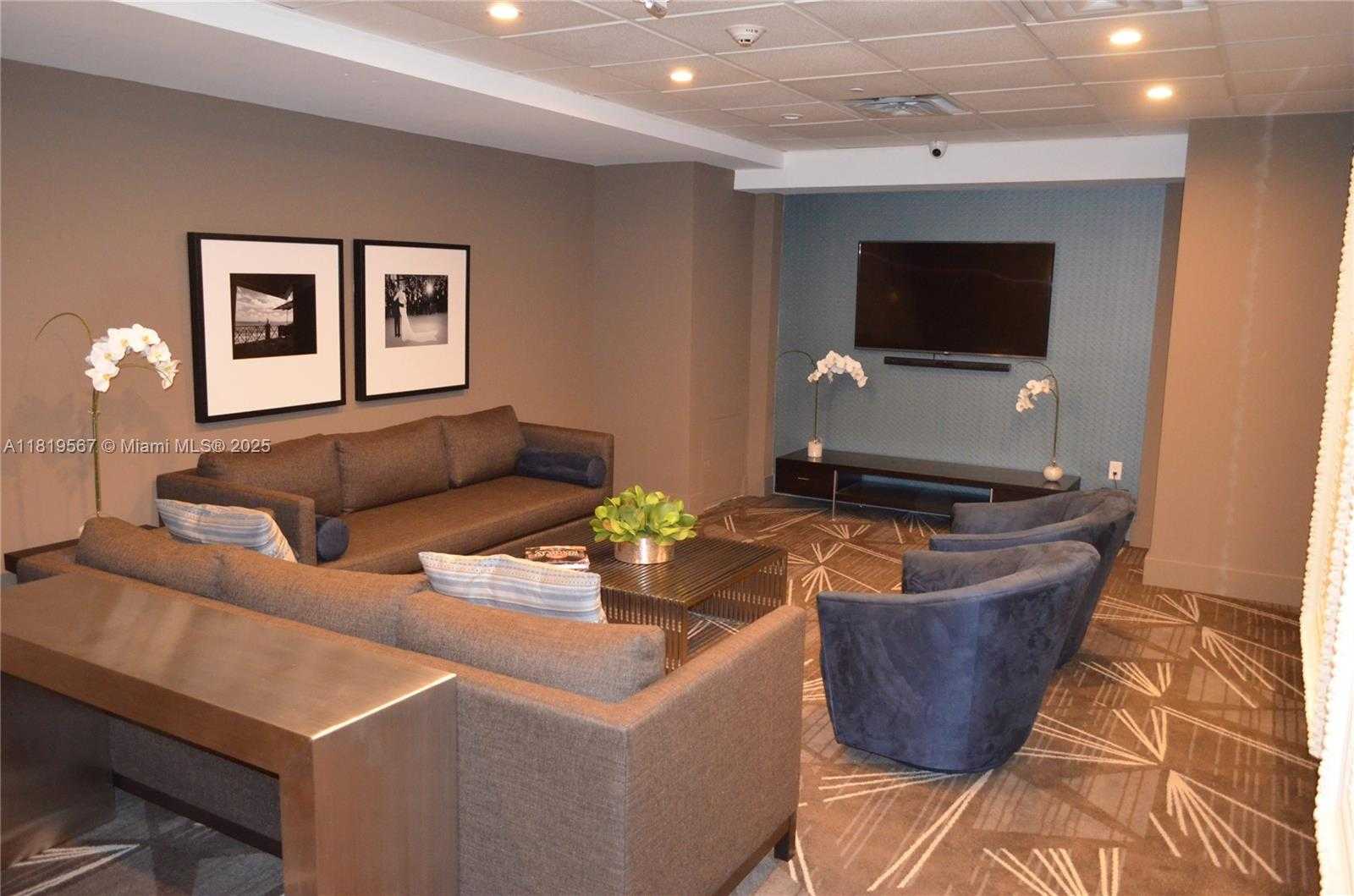 Small Image of 5701 COLLINS AVE #1506, Miami Beach Number 35